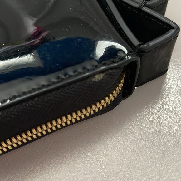 Sleek, Patent Zac Posen Black Wallet - Picture 4 of 6